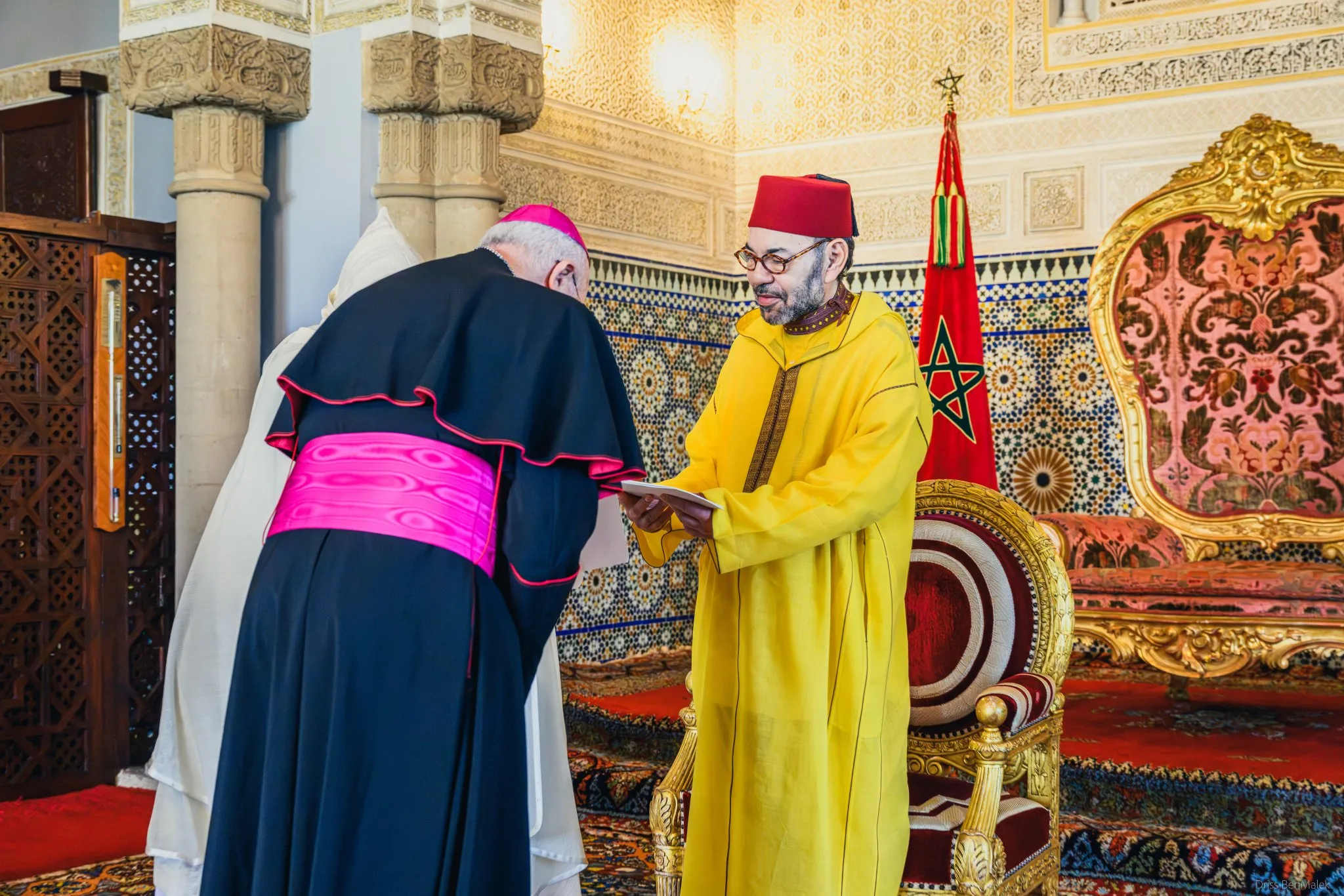 الملك محمد السادس يستقبل بالرباط عددا من السفراء الأجانب