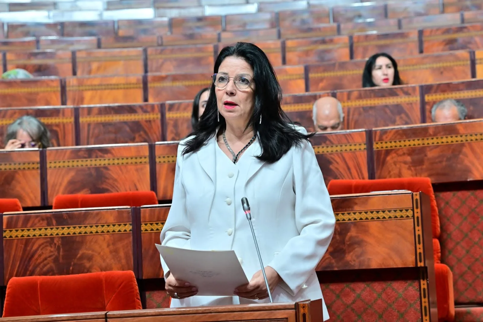أمل الفلاح : الساعة القانونية مؤطرة قانونيا ويمكن تعديلها عند الاقتضاء