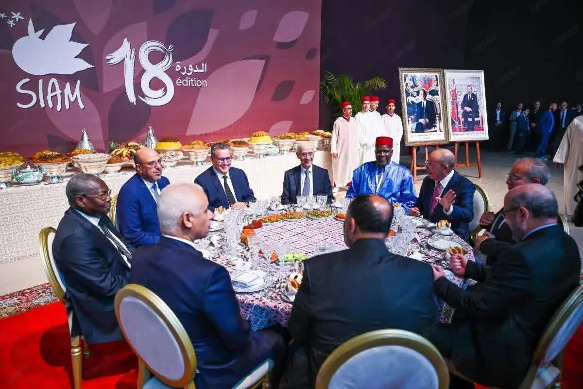 الملك محمد السادس يقيم مأدبة عشاء بمكناس على شرف ضيوف “سيام 2026“