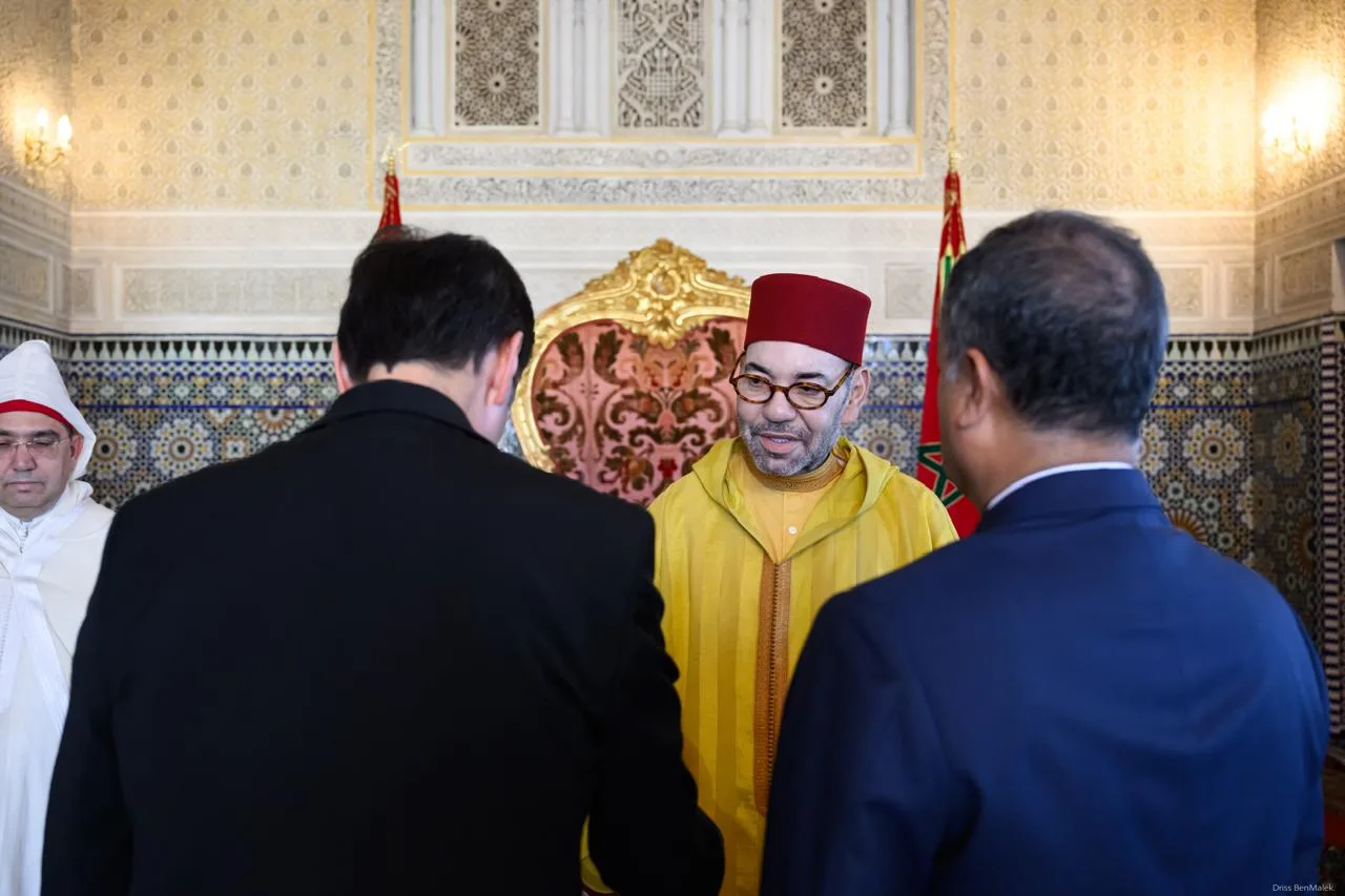 الملك محمد السادس يستقبل بالرباط عددا من السفراء الأجانب
