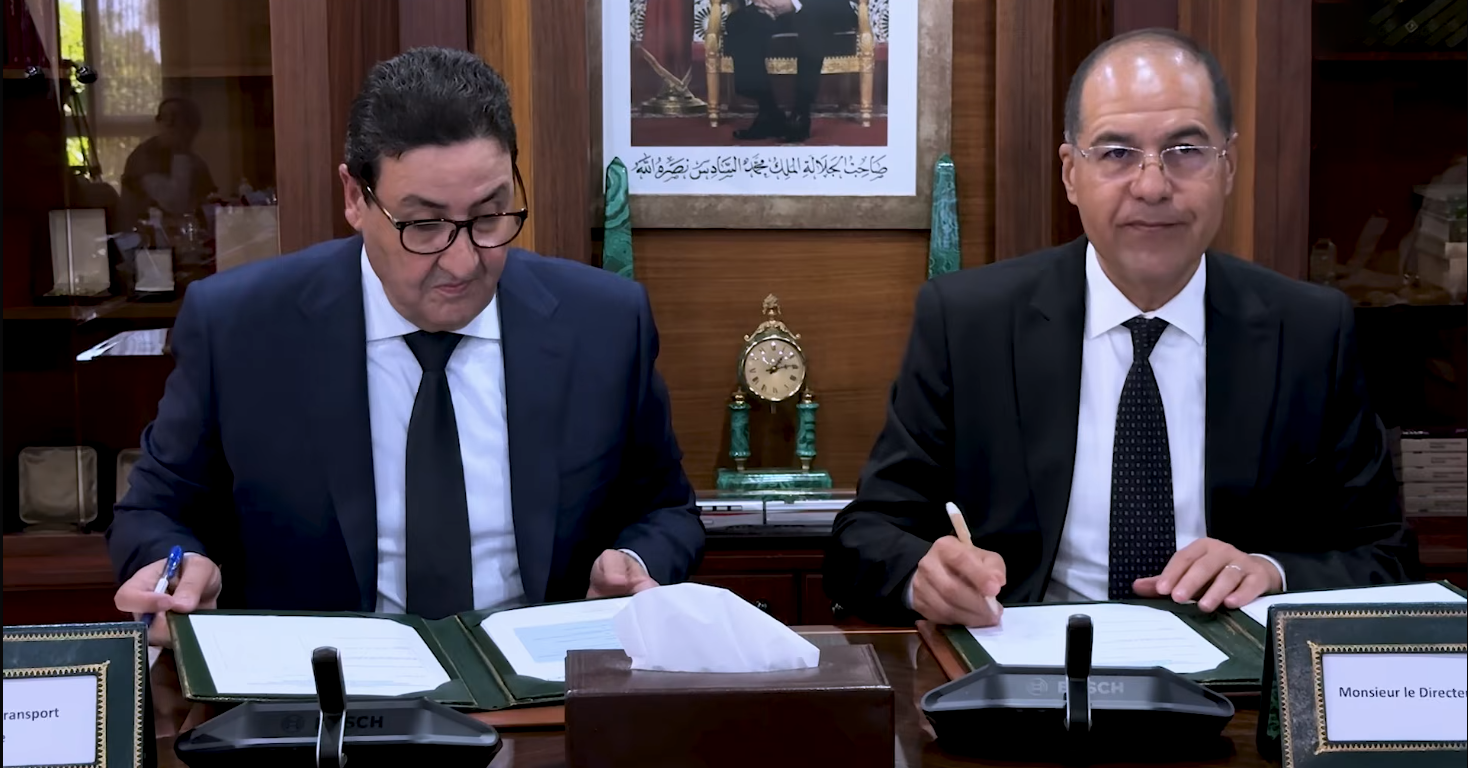 وزارة النقل توقع اتفاقية شراكة مع “CDG” لتعزيز رقمنة قطاع النقل الطرقي