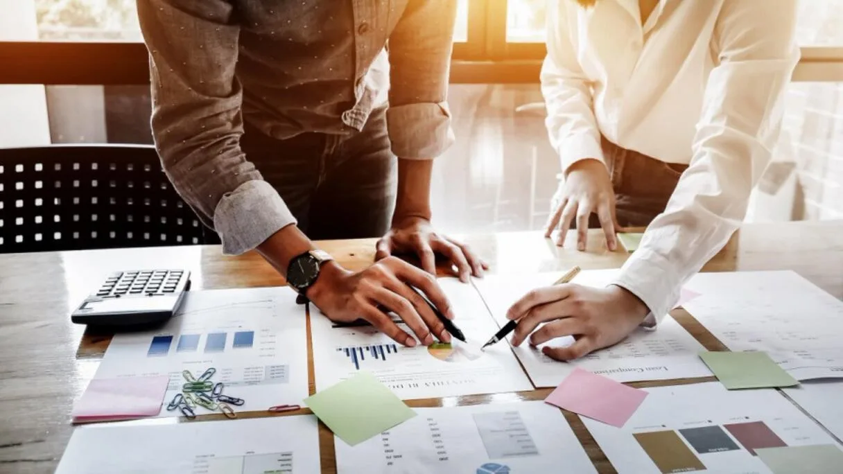 فاس – مكناس.. دينامية مقاولاتية تصمد وتتعافى وتقترب من 5% في عقد من التحولات الاقتصادية