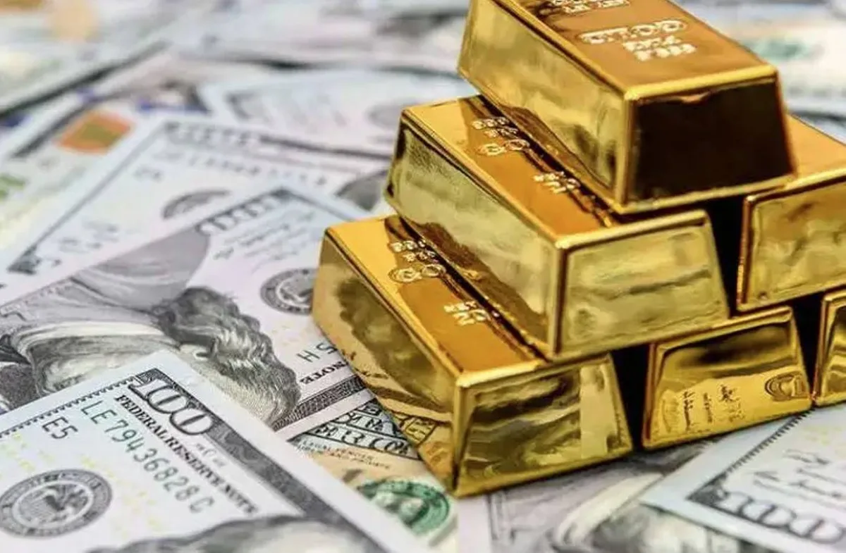 الذهب يتمسك بمكاسبه مع تراجع رهانات رفع الفائدة الأمريكية